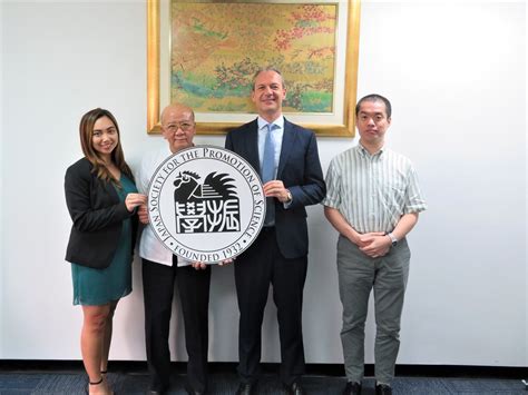 the japan times社 Mr.Phil Demack氏らの来訪 .
